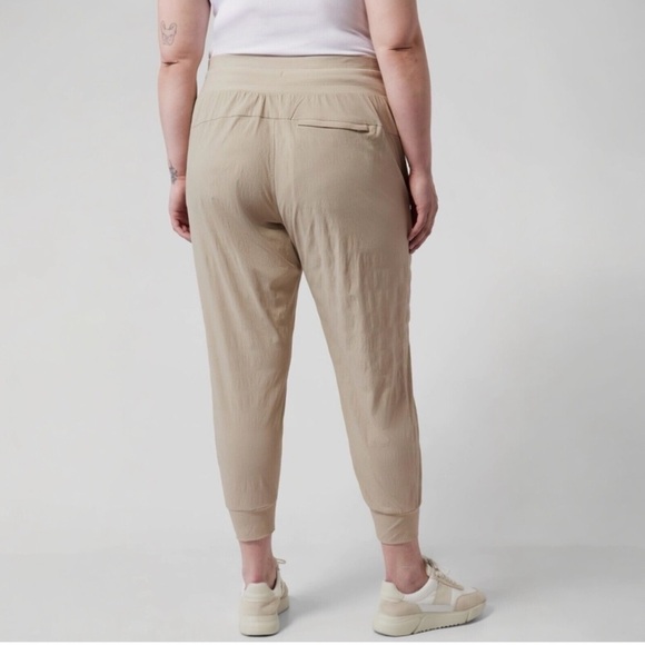 NWT Athleta Trekkie North Jogger || Ecru - Picture 9 of 10